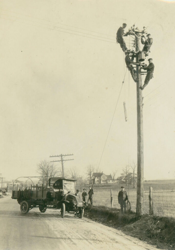 1 1911 era linemen photo